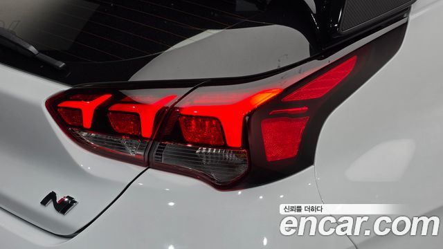 Hyundai Veloster 2020 — photo 9