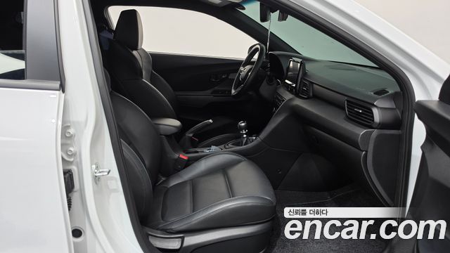 Hyundai Veloster 2020 — photo 16