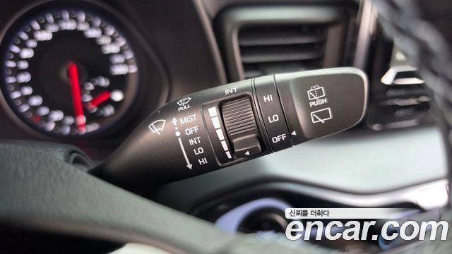 Hyundai Veloster 2020 — photo 27