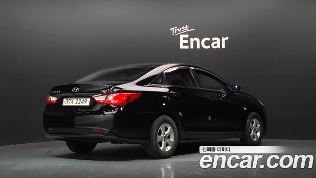 Hyundai Sonata 2011 — photo 2