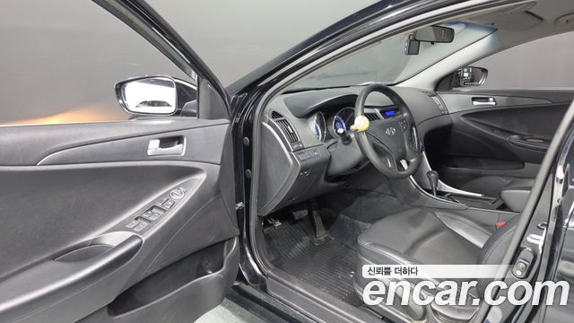 Hyundai Sonata 2011 — photo 10