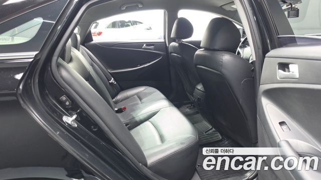 Hyundai Sonata 2011 — photo 12