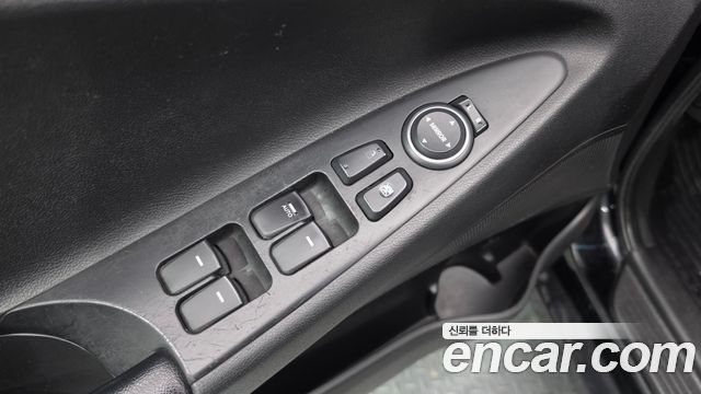 Hyundai Sonata 2011 — photo 16