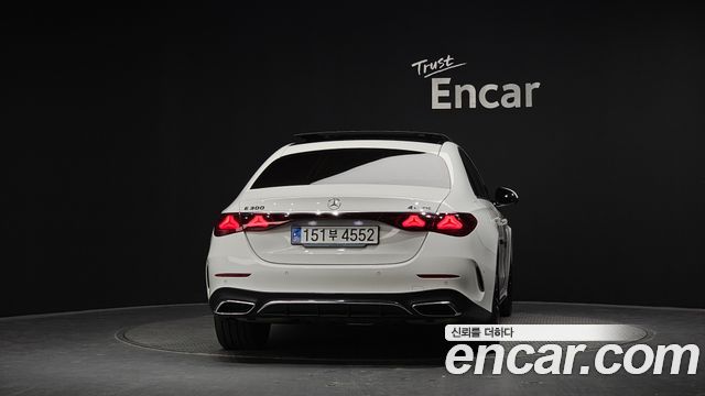 Mercedes-Benz E-Class 2024 — photo 4