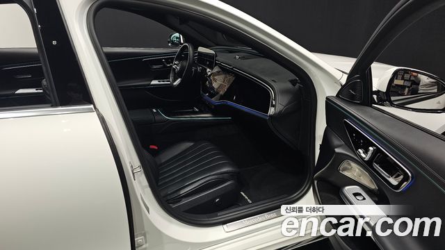 Mercedes-Benz E-Class 2024 — photo 17