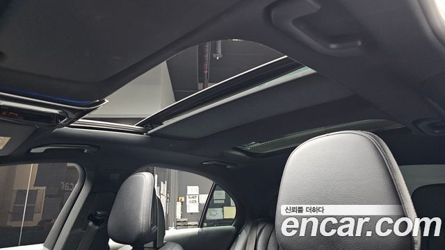 Mercedes-Benz E-Class 2024 — photo 23