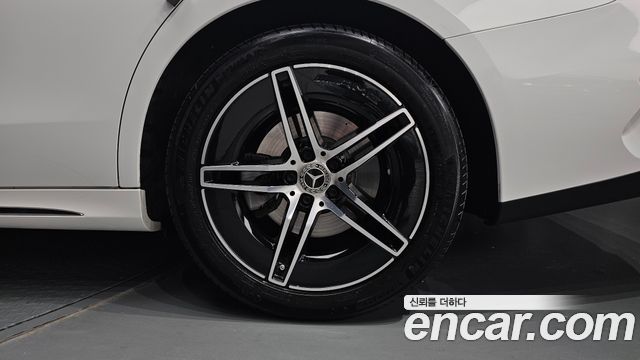 Mercedes-Benz E-Class 2024 — photo 7