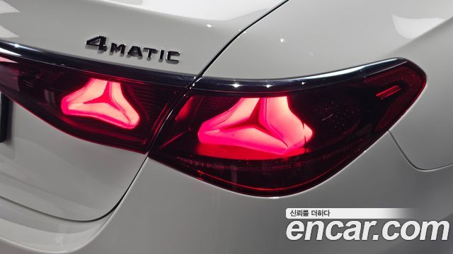Mercedes-Benz E-Class 2024 — photo 9
