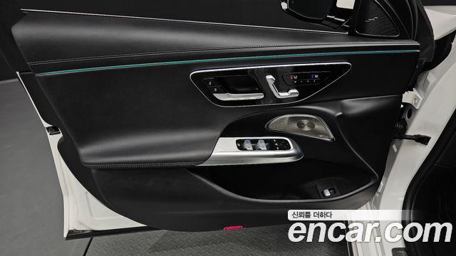 Mercedes-Benz E-Class 2024 — photo 14