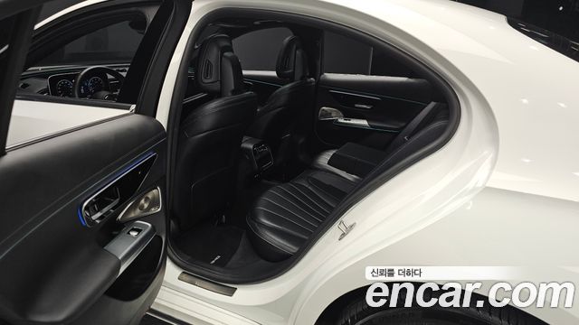 Mercedes-Benz E-Class 2024 — photo 16