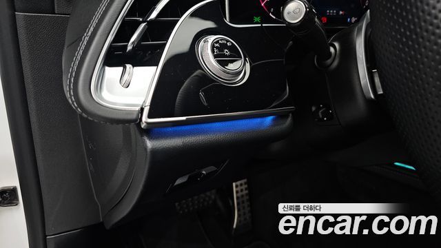 Mercedes-Benz E-Class 2024 — photo 30