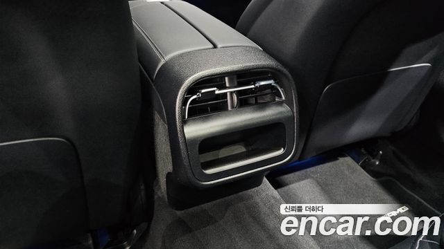 Mercedes-Benz E-Class 2024 — photo 36