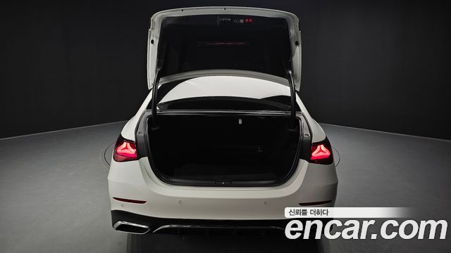 Mercedes-Benz E-Class 2024 — photo 37