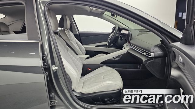 Hyundai AVANTE 2023 — photo 17