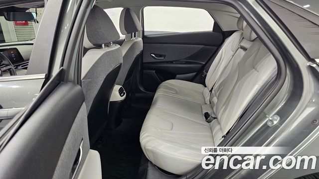 Hyundai AVANTE 2023 — photo 18