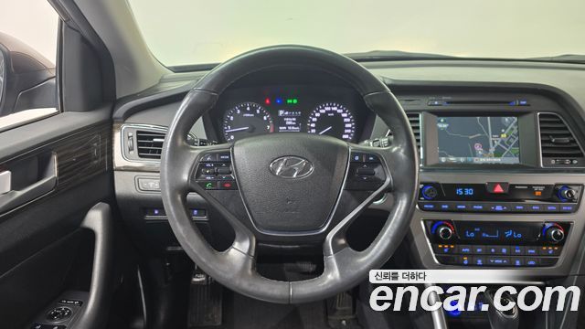 Hyundai Sonata 2016 — photo 18