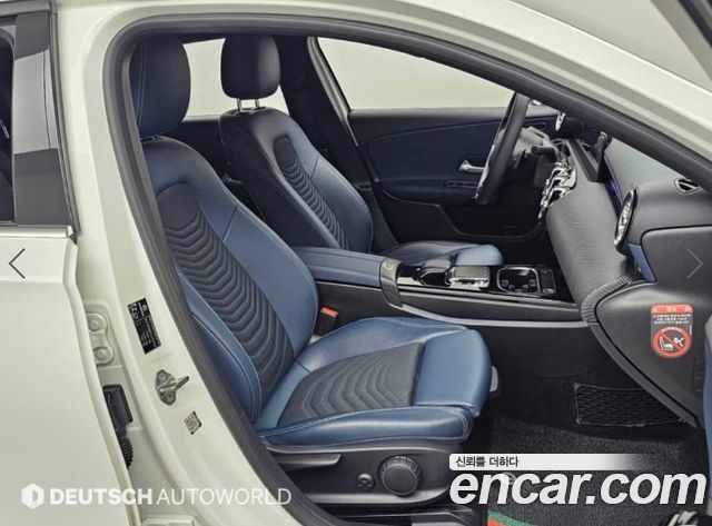 Mercedes-Benz A-Class 2020 — photo 10