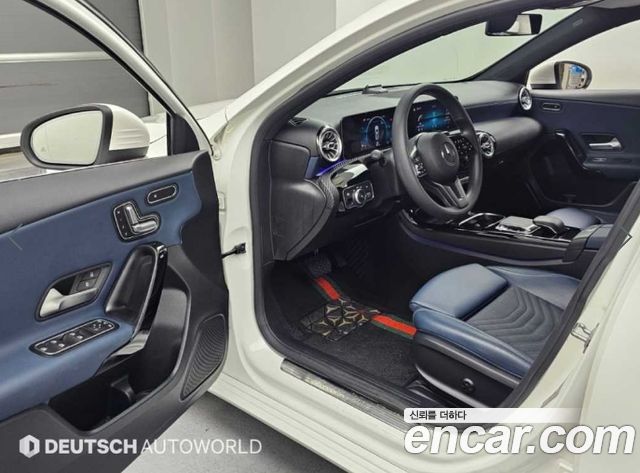 Mercedes-Benz A-Class 2020 — photo 11