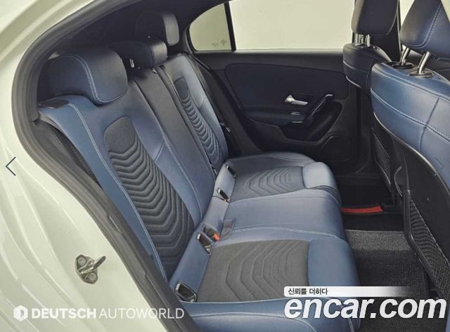 Mercedes-Benz A-Class 2020 — photo 12