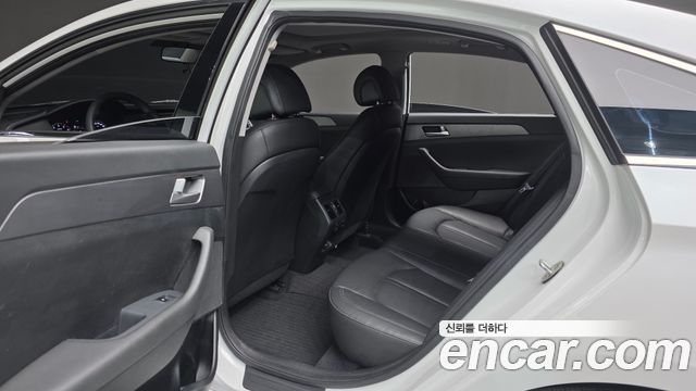 Hyundai Sonata 2016 — photo 22