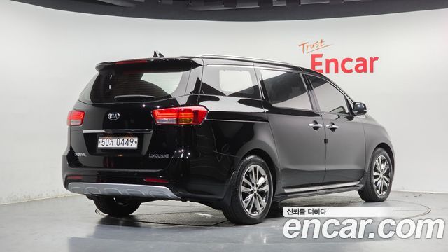 Kia Canival 2016 — photo 2