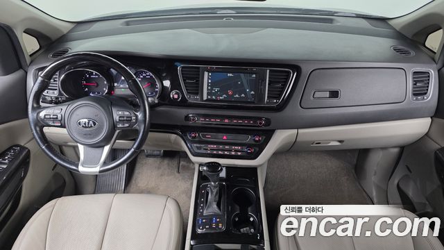 Kia Canival 2016 — photo 7