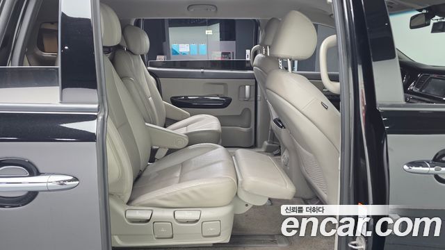 Kia Canival 2016 — photo 12