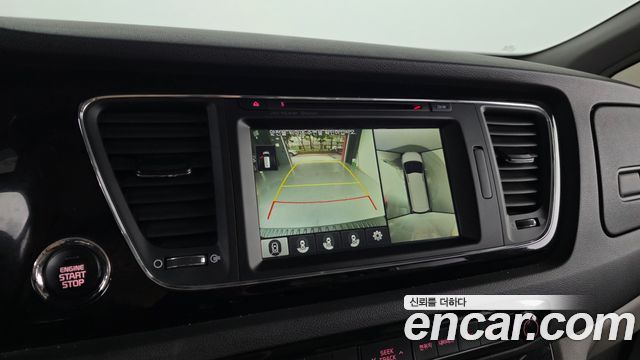 Kia Canival 2016 — photo 16