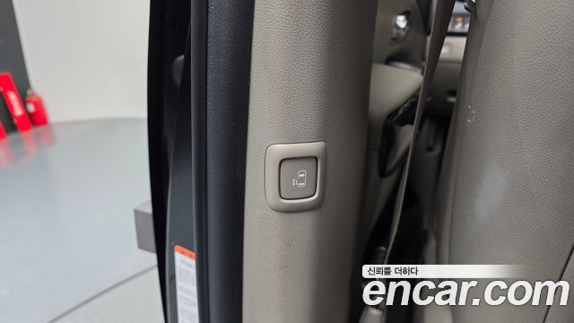 Kia Canival 2016 — photo 18