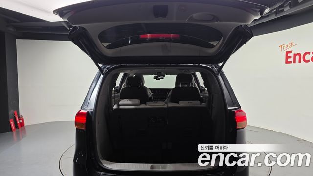 Kia Canival 2016 — photo 20