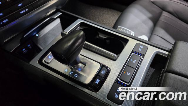 Genesis G80 2017 — photo 12