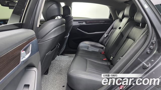 Genesis G80 2017 — photo 13