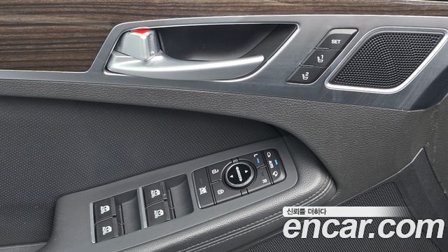 Genesis G80 2017 — photo 18