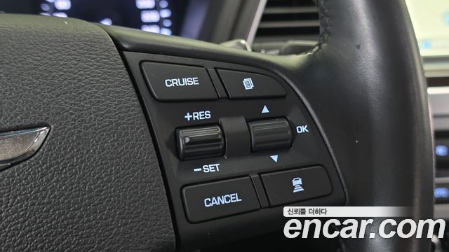 Genesis G80 2017 — photo 22