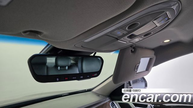 Genesis G80 2017 — photo 24