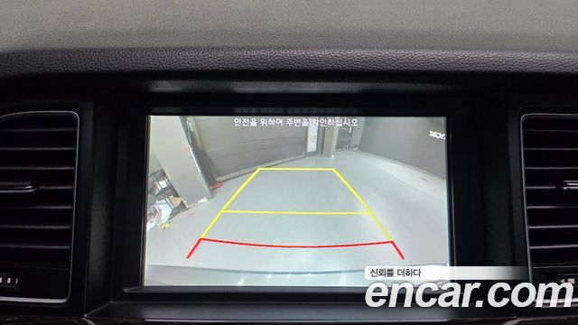 Genesis G80 2017 — photo 26