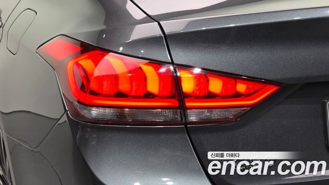 Genesis G80 2017 — photo 9