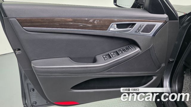 Genesis G80 2017 — photo 14