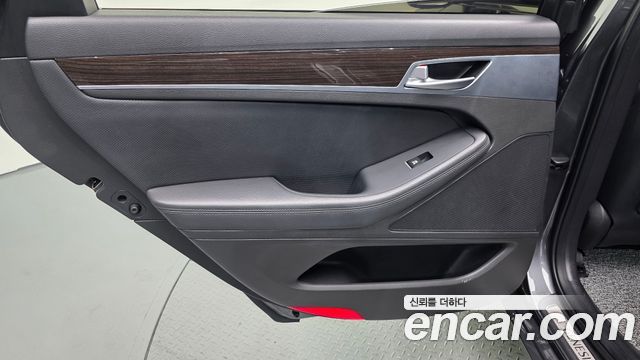 Genesis G80 2017 — photo 15
