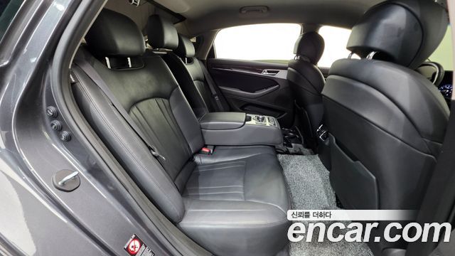 Genesis G80 2017 — photo 29
