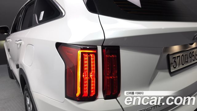 Kia Sorento 2023 — photo 9