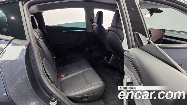 Tesla Model Y 2025 — photo 18