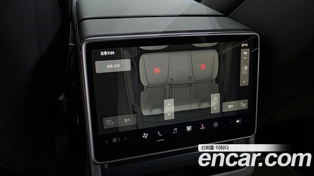 Tesla Model Y 2025 — photo 24