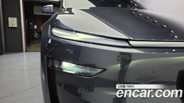 Tesla Model Y 2025 — photo 8