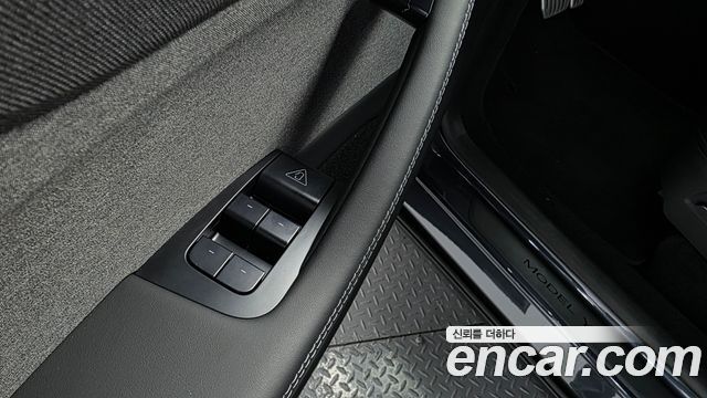 Tesla Model Y 2025 — photo 28