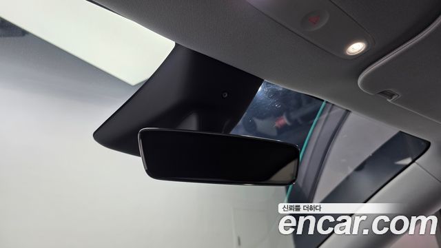 Tesla Model Y 2025 — photo 31
