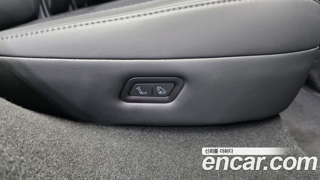 Tesla Model Y 2025 — photo 33