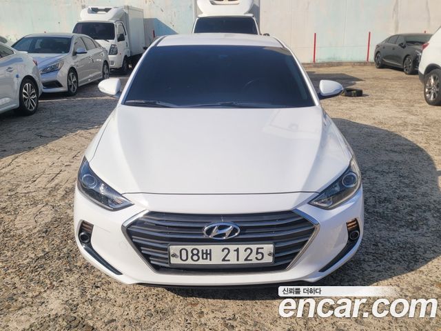 Hyundai AVANTE 2017 — photo 1
