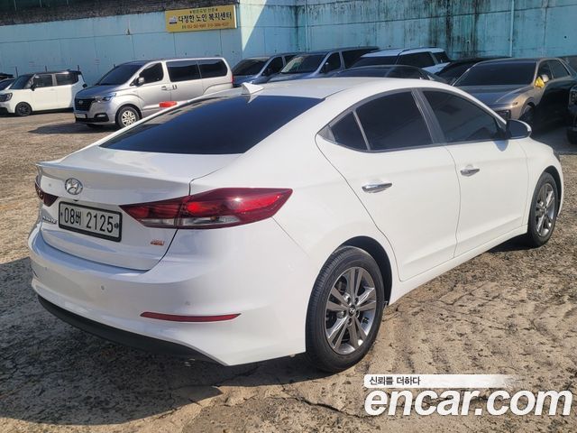 Hyundai AVANTE 2017 — photo 2