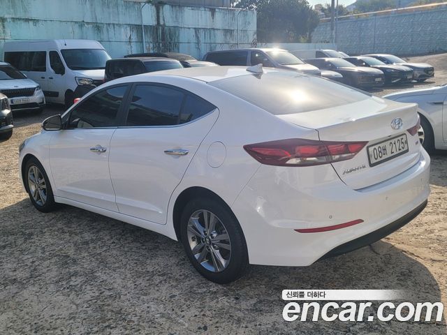 Hyundai AVANTE 2017 — photo 4